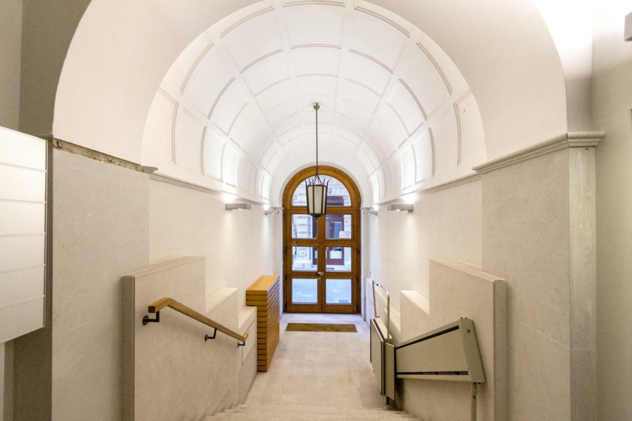 Tergesteo Palace Suite Триест Экстерьер фото